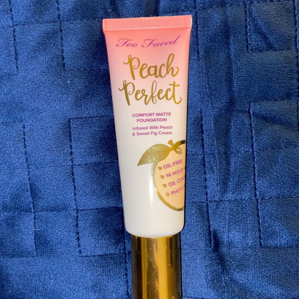 Too Faced Peach Perfect Foundation - Porcelain